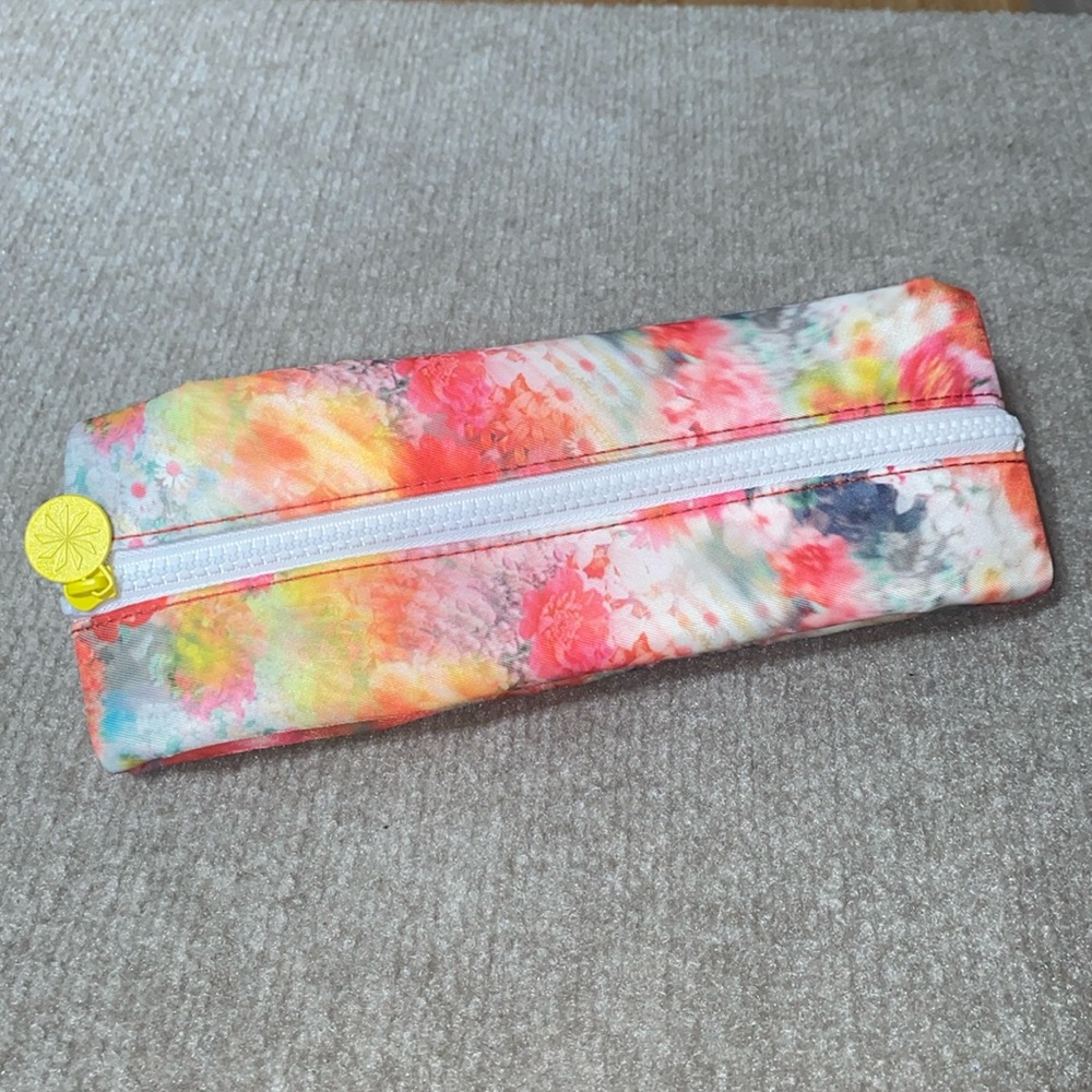 ATHLETA Supergoop Floral Print Zipper‎ Cosmetic Travel Bag